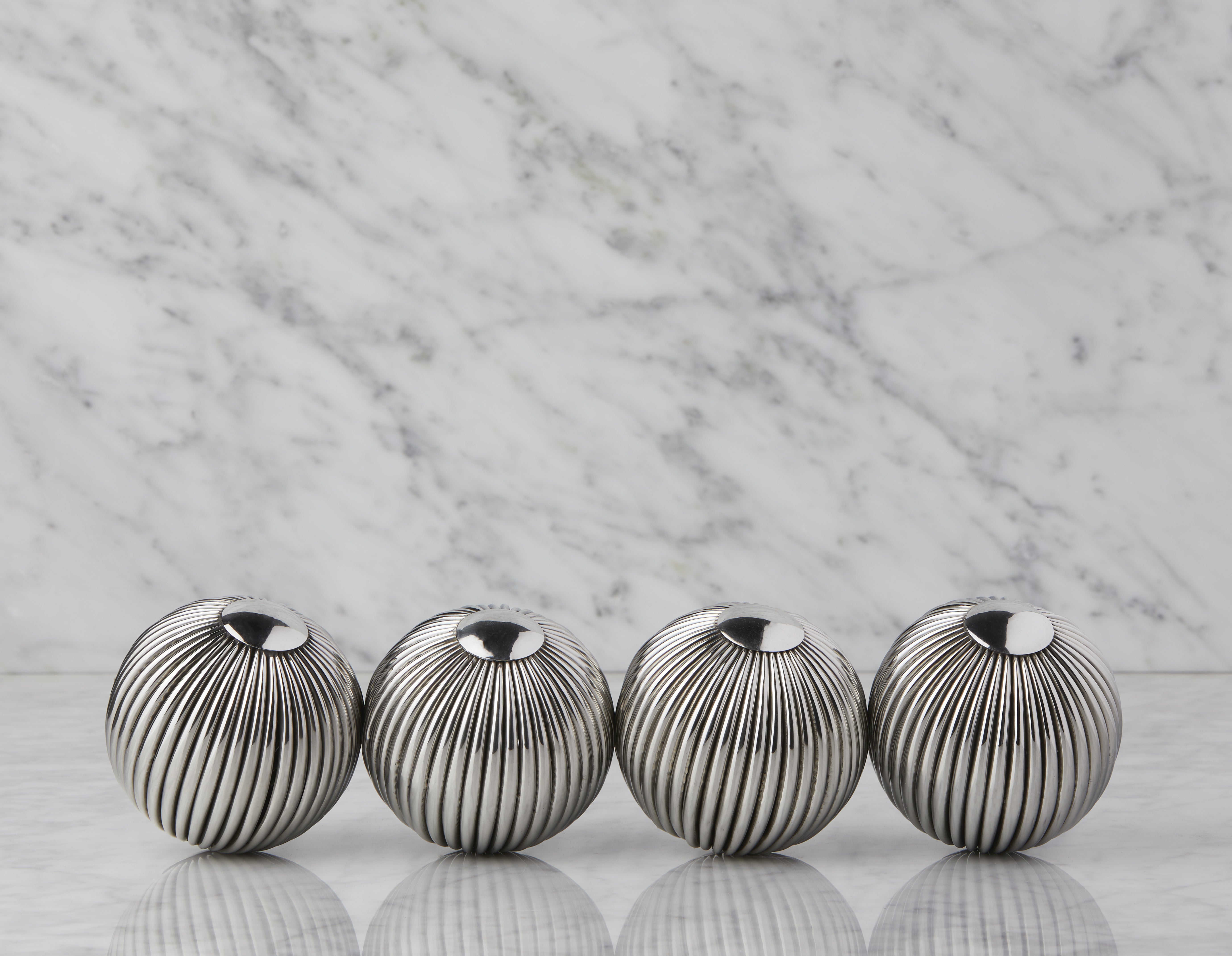 BASILE ensemble de 4 boules décoratives 10 cm undefined