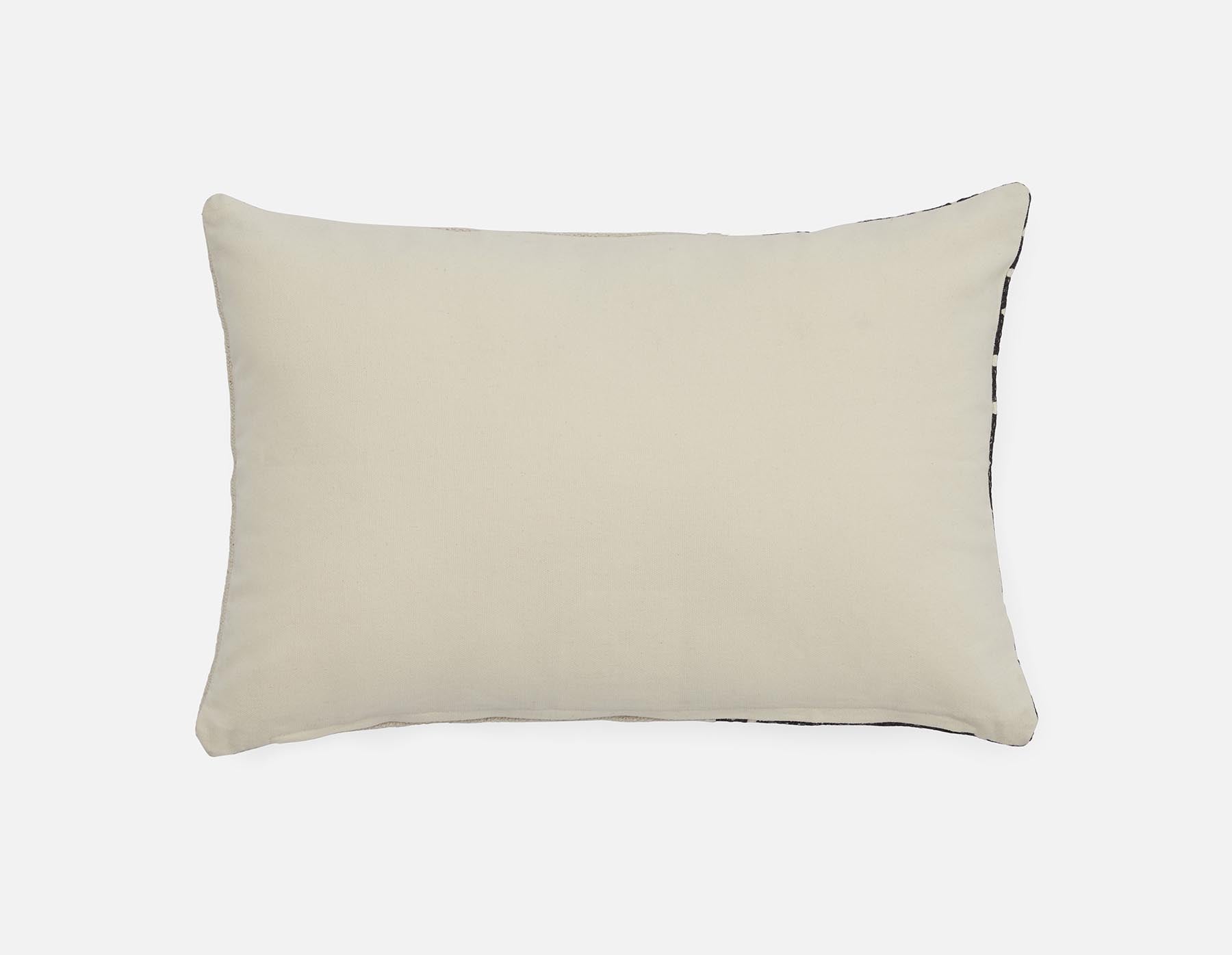 EZIO cushion 30 cm x 45 cm undefined