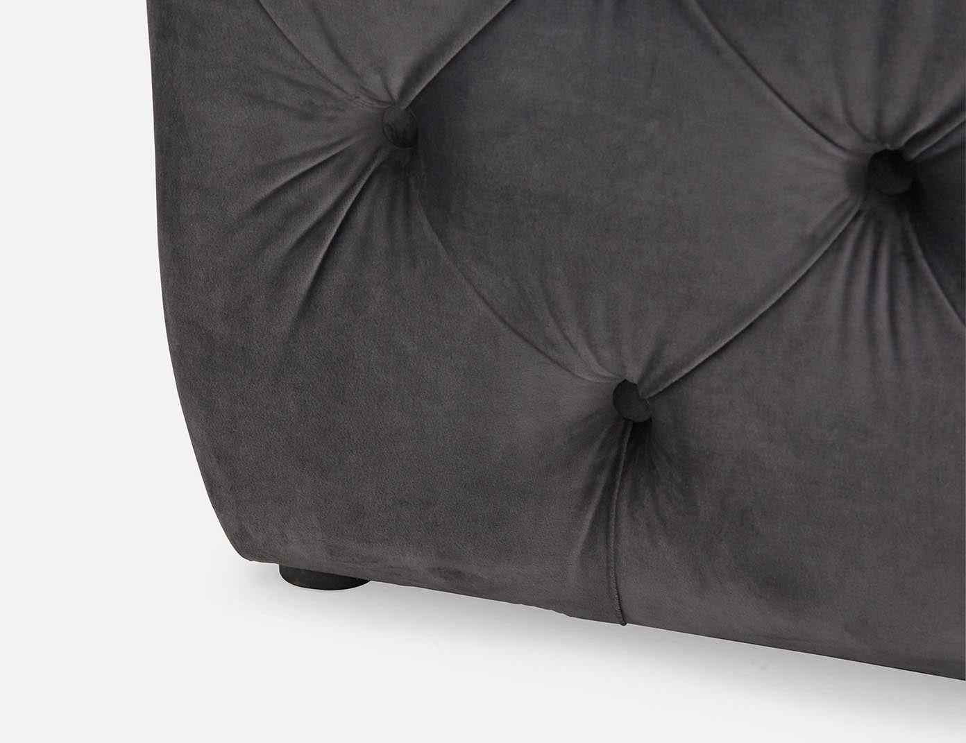 SALM pouf en velours capitonné undefined