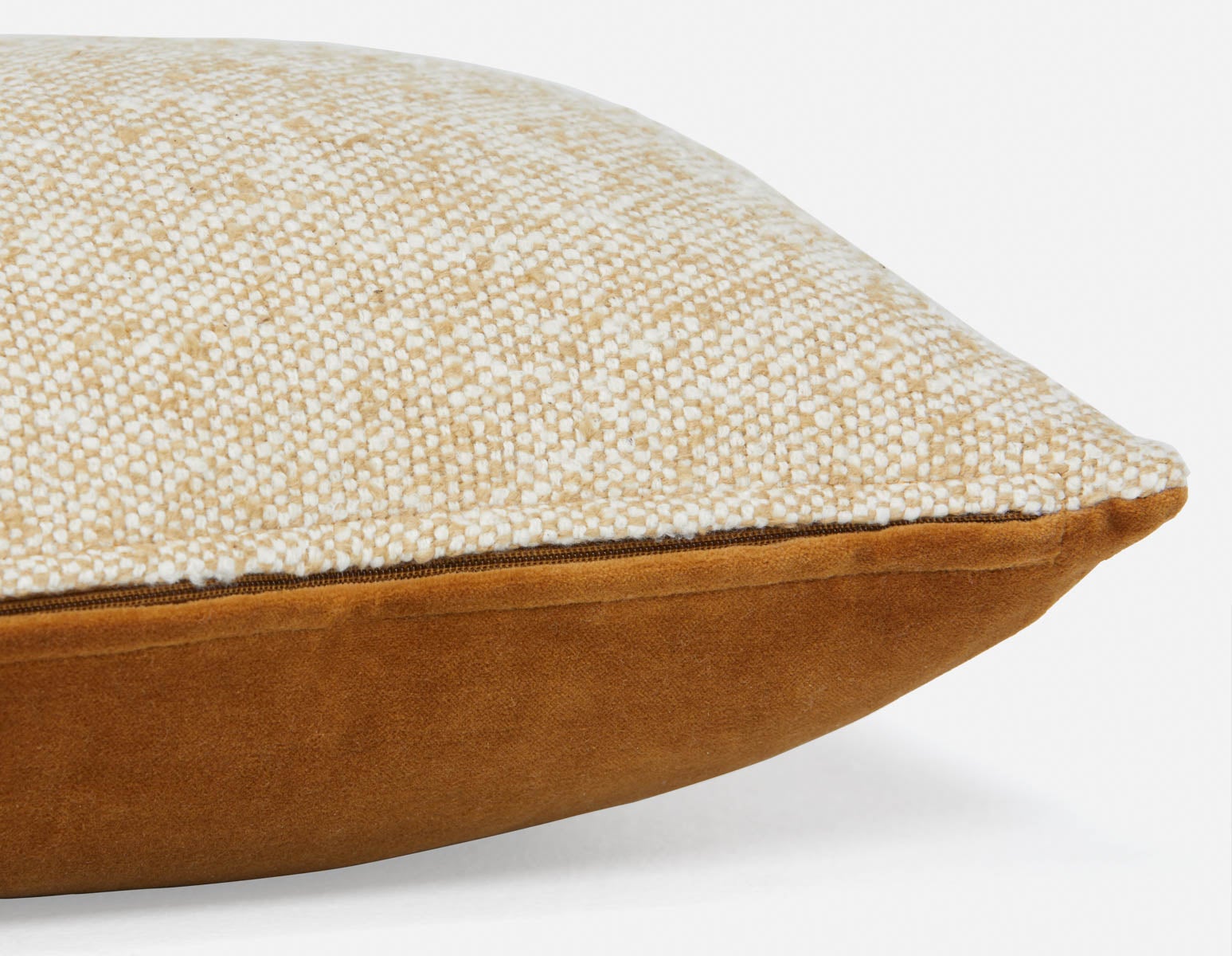 YUSUF coussin 30cm x 50cm undefined