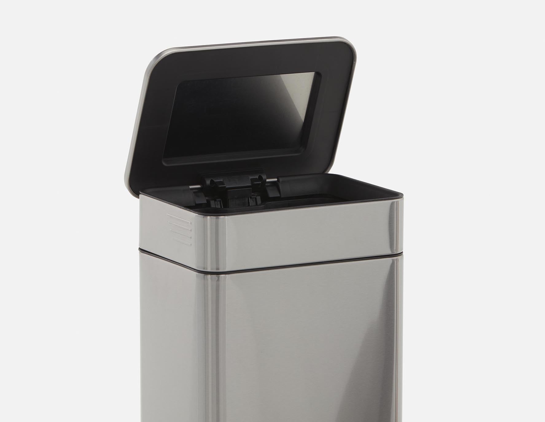 CIRRO stainless steel pedal waste bin 30 l undefined