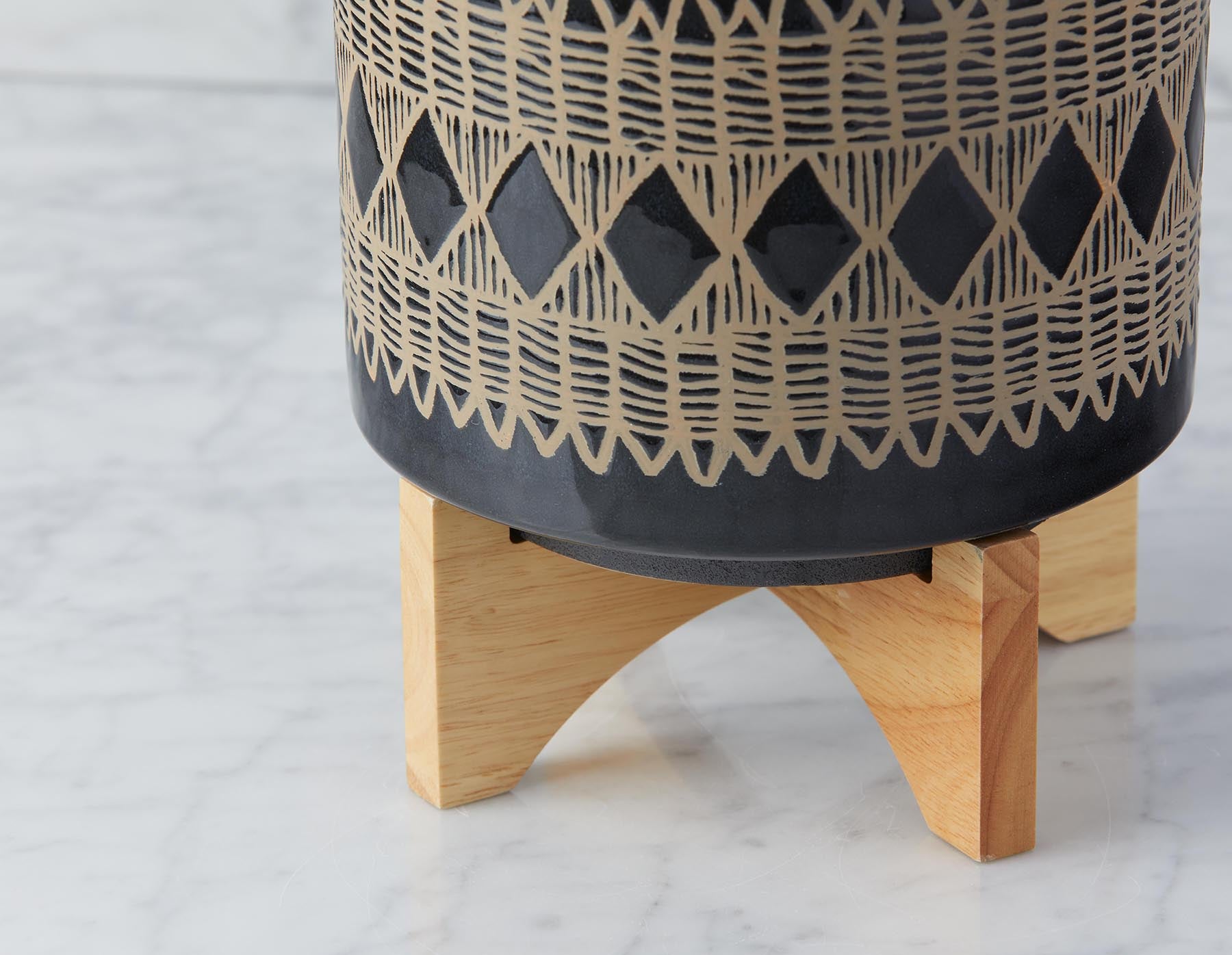 ADEN ceramic pot with wood stand 22 cm undefined