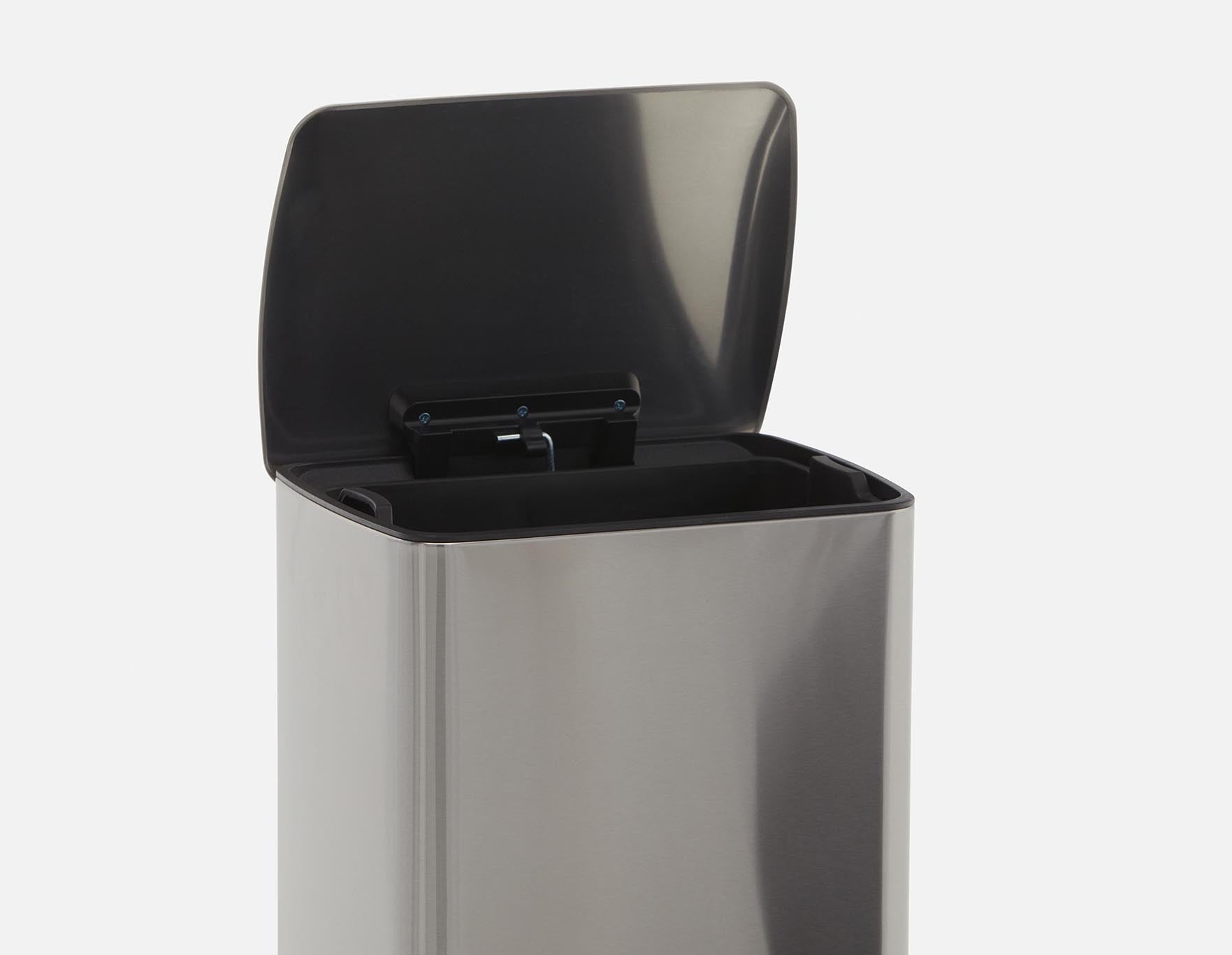 CUMULO stainless steel pedal waste bin 30 l undefined