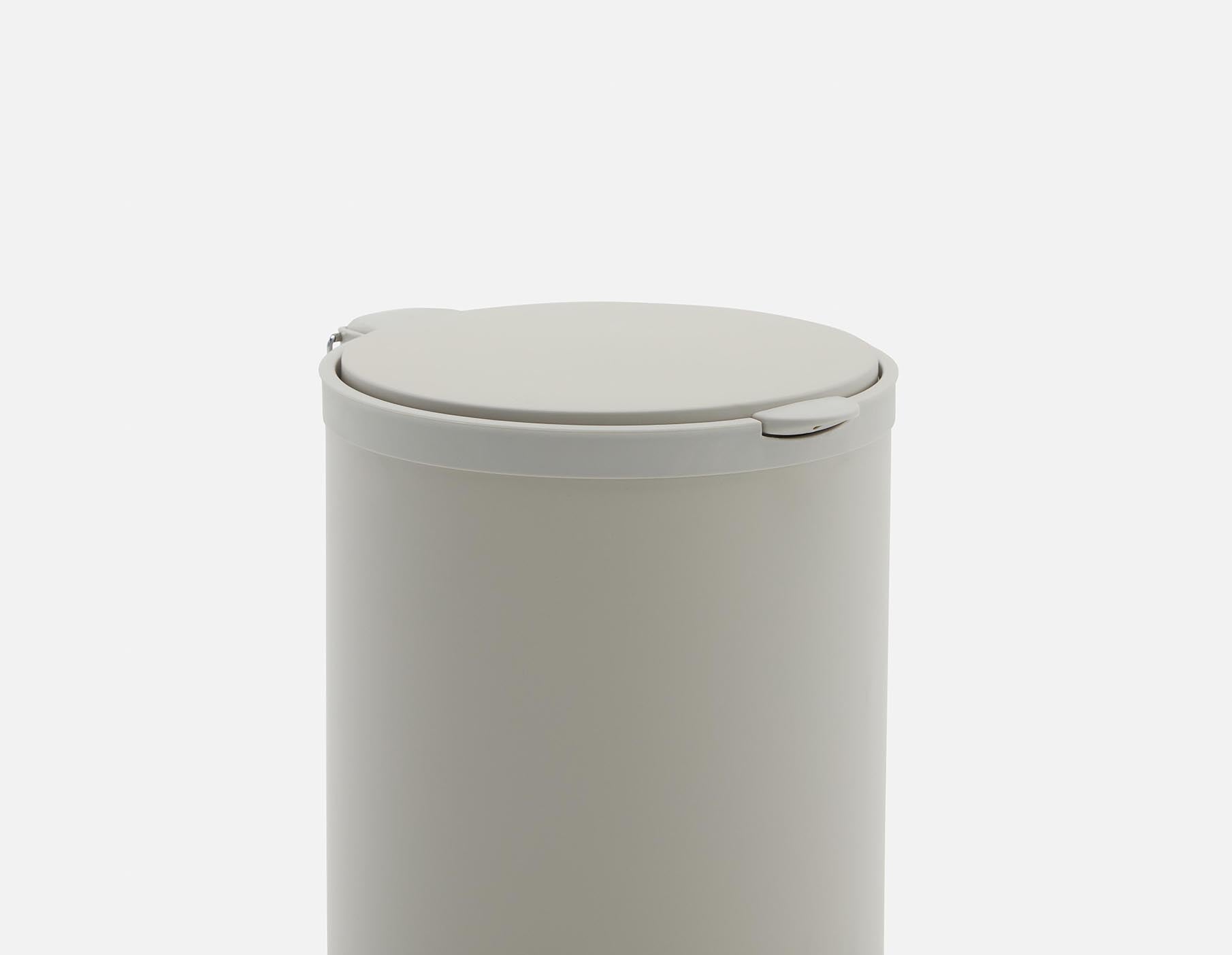 STRATO pedal waste bin 30 l undefined