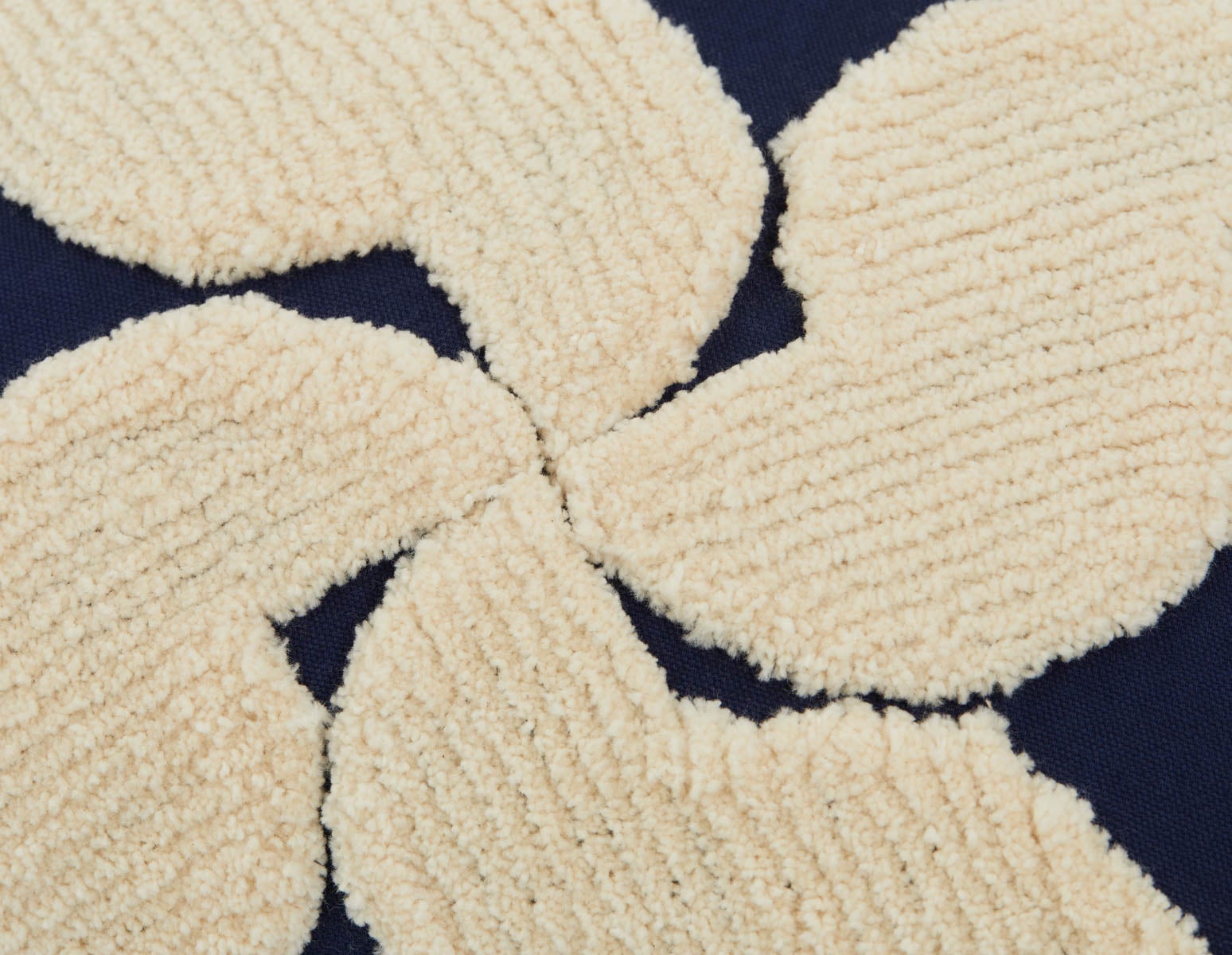 ALARA coussin 45cm x 45cm undefined