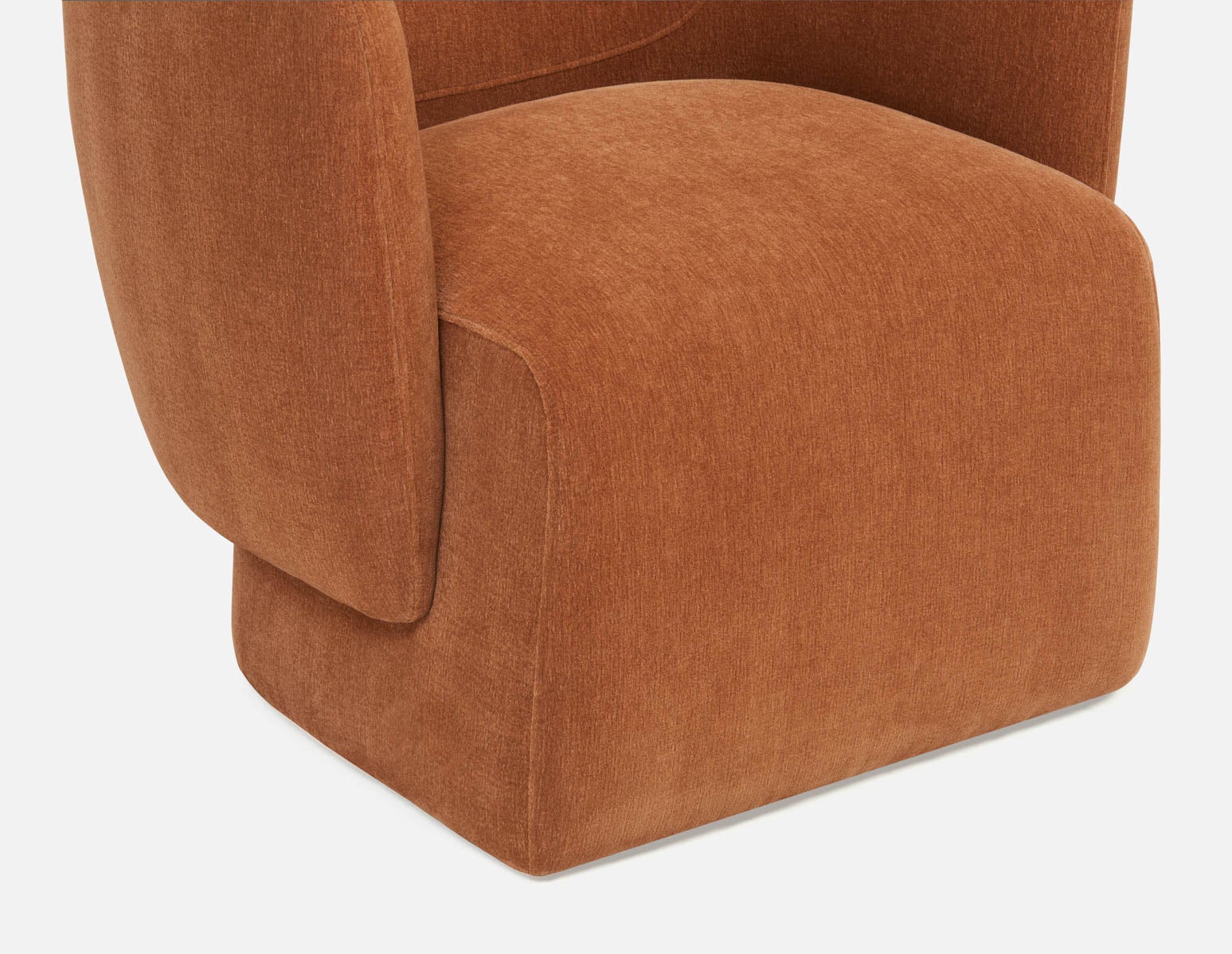 ROANNE accent chair undefined