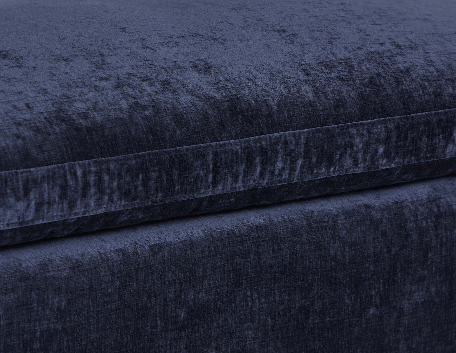 CHABLIS pouf luxueux 44" x 22" undefined