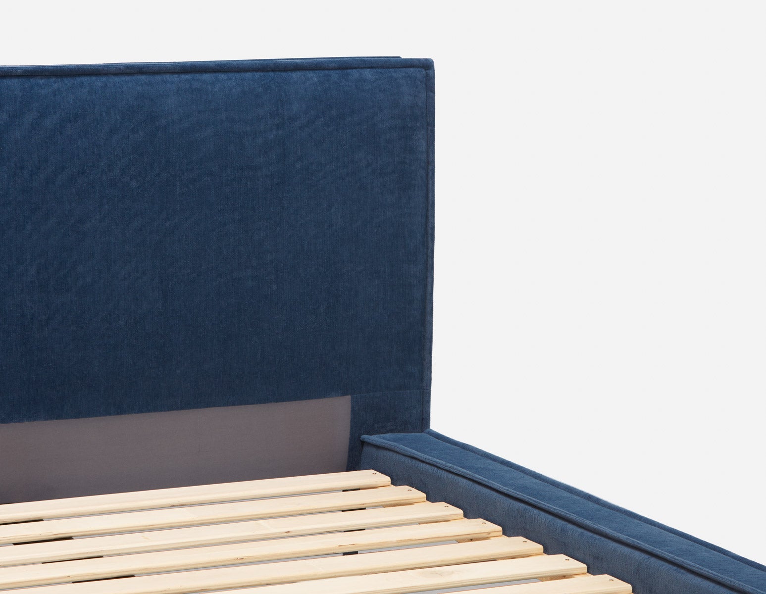 SORGUE upholstered queen size bed with storage undefined