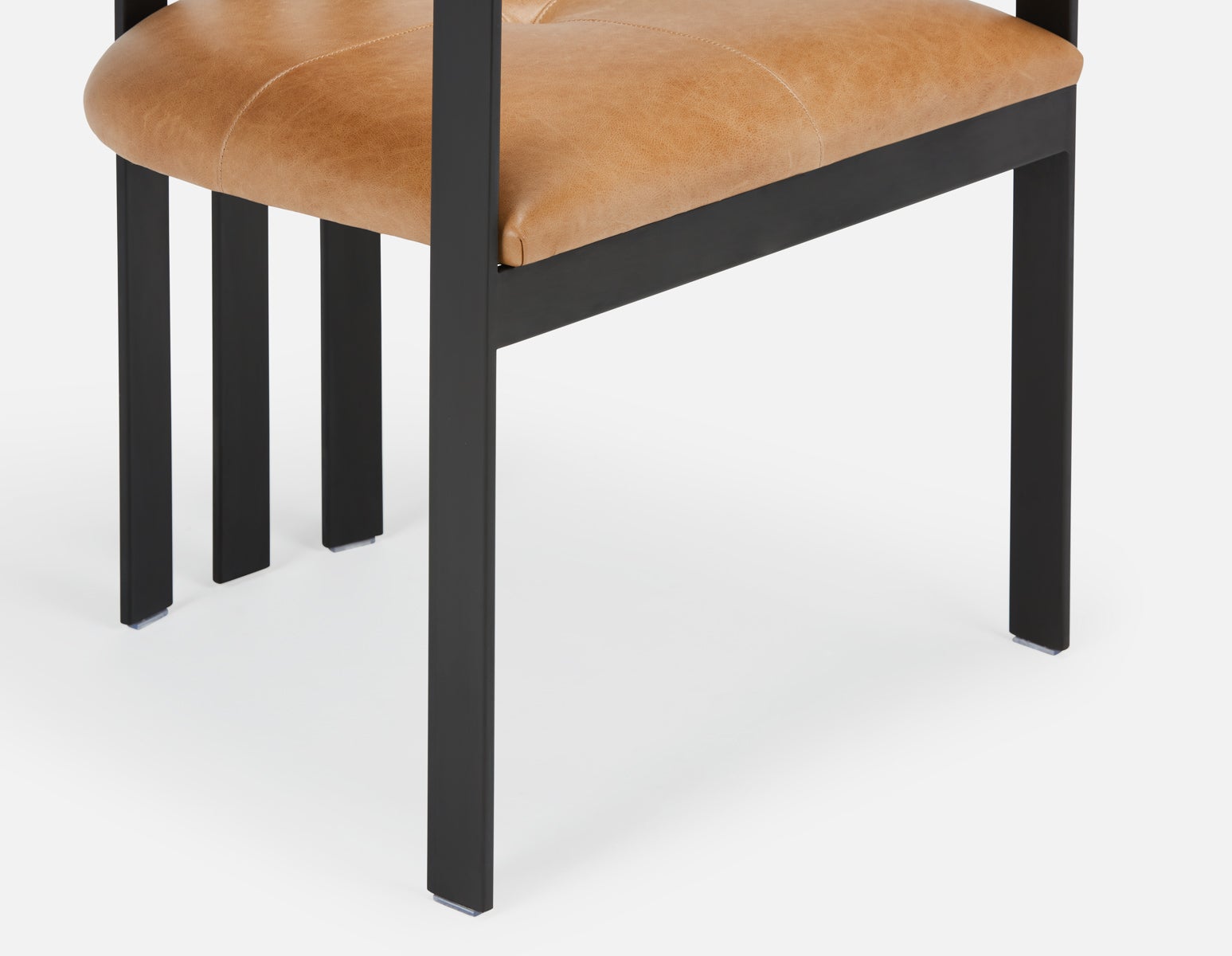 STEFANIA chaise de salle à manger en cuir avec accoudoirs undefined