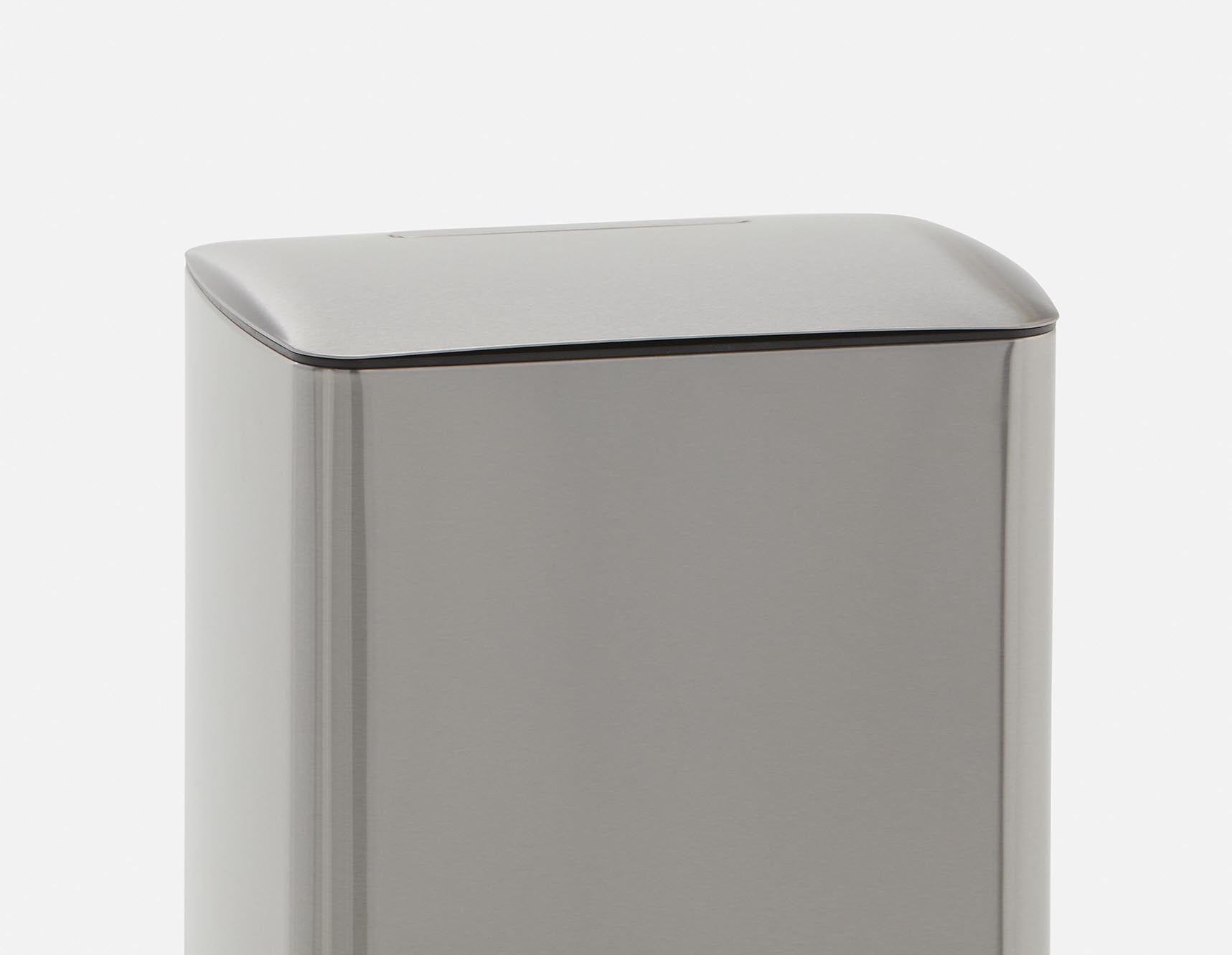 CUMULO stainless steel pedal waste bin 30 l undefined