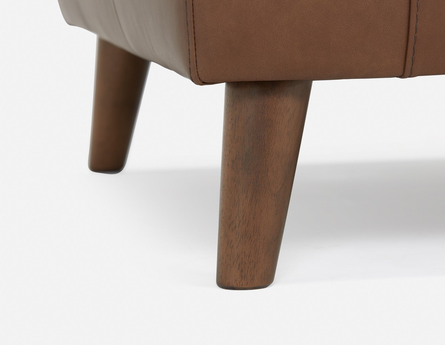 AMARI fauteuil club classique 100% cuir undefined