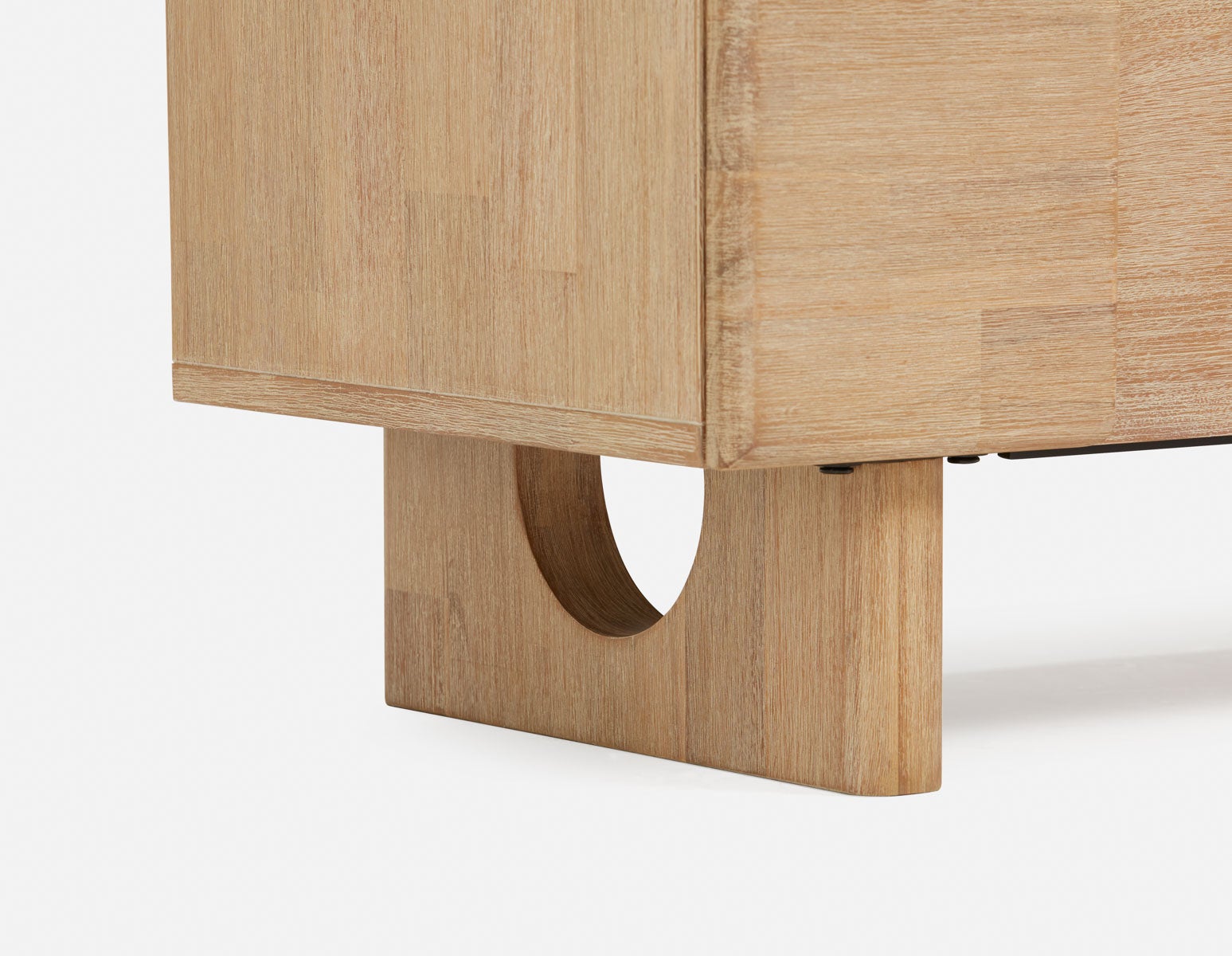 PRIYA elegant 4-drawer chest undefined