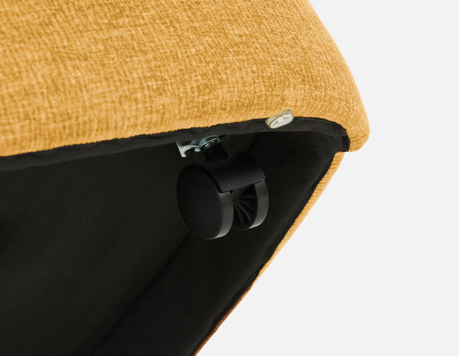 MAGNUS dining chair on casters undefined