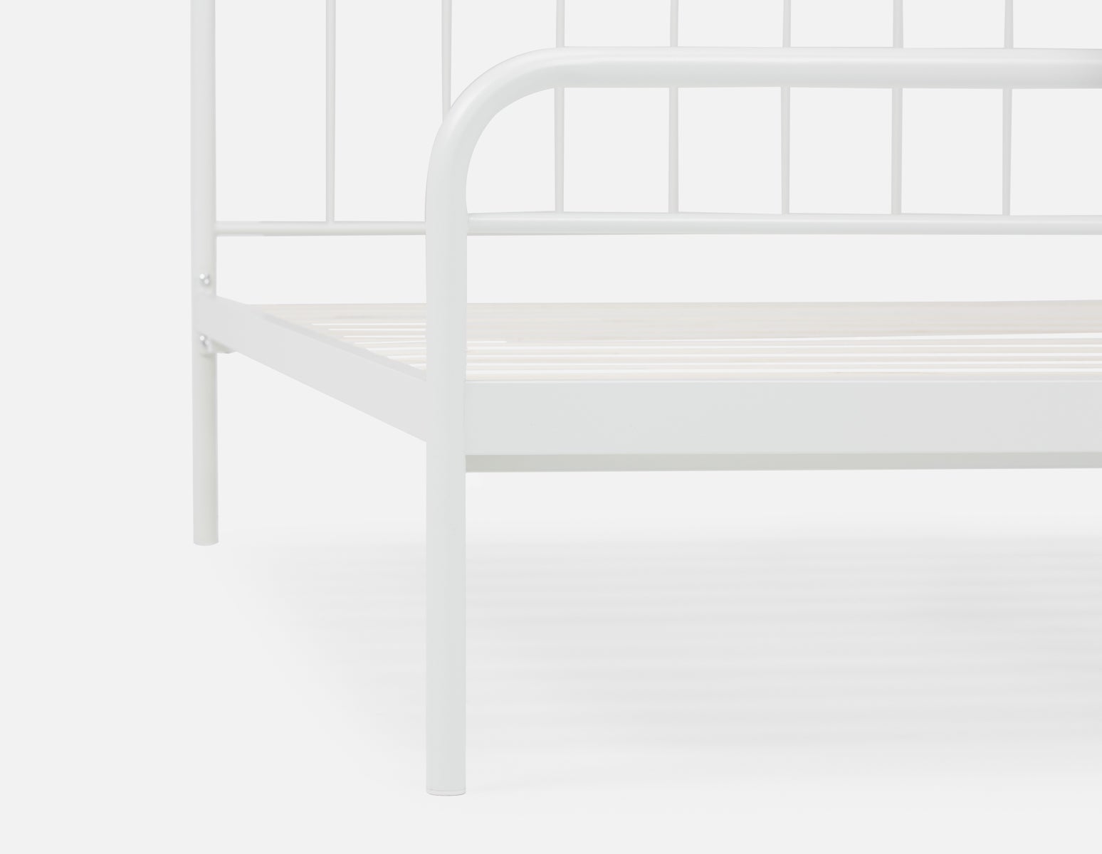 BREE iron queen size bed undefined