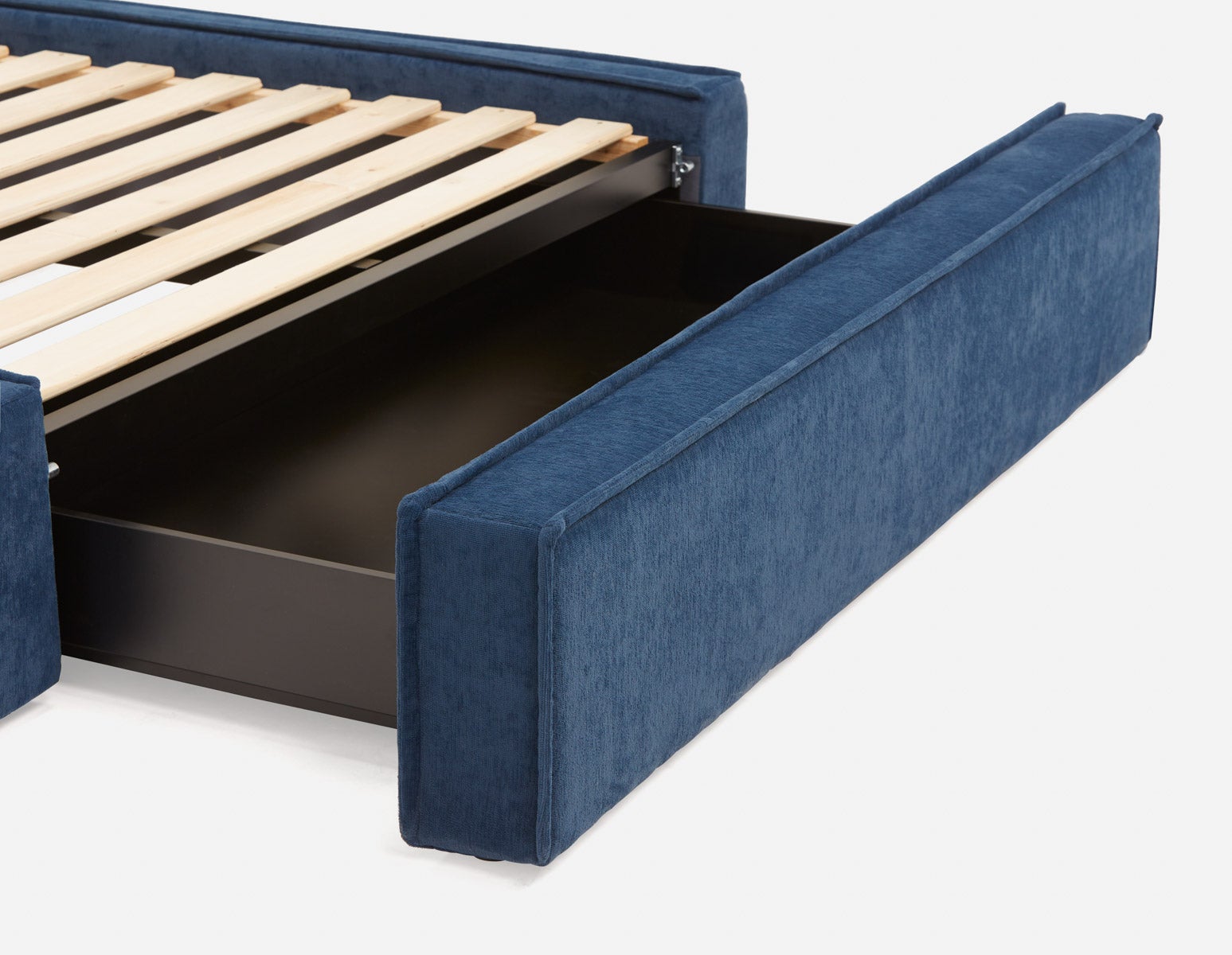 SORGUE upholstered queen size bed with storage undefined