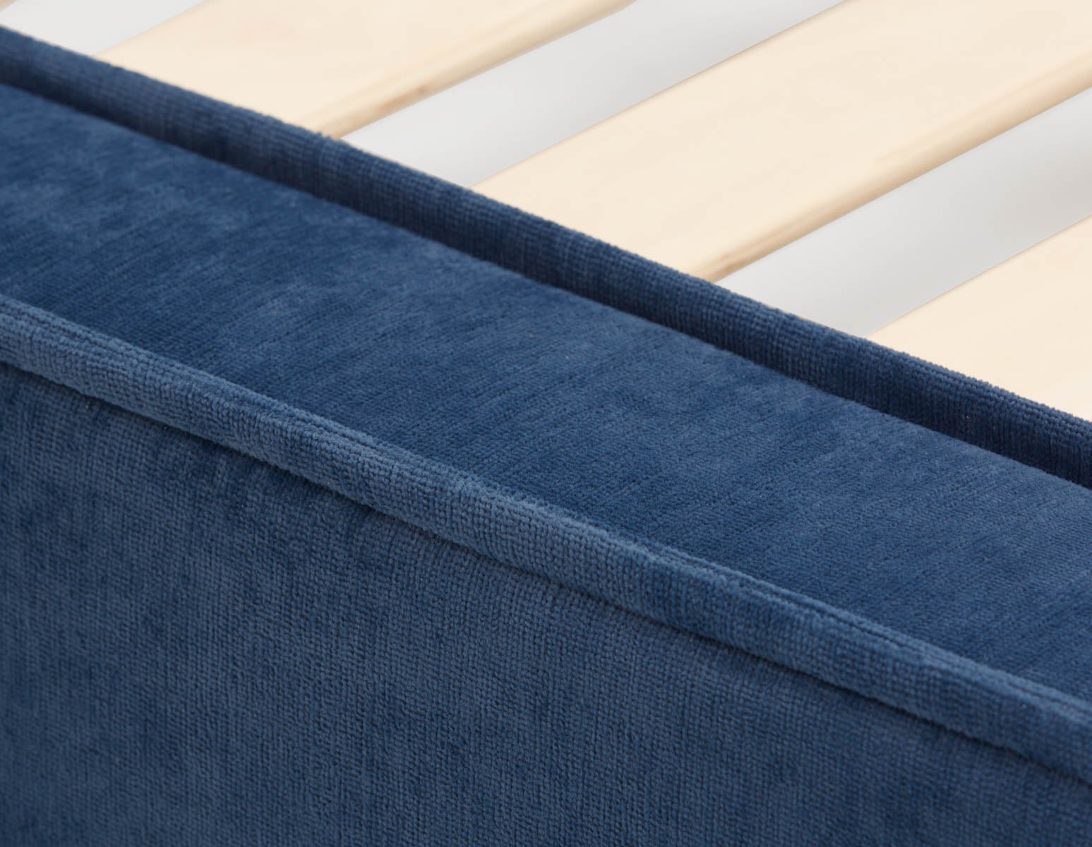 SORGUE upholstered queen size bed with storage undefined