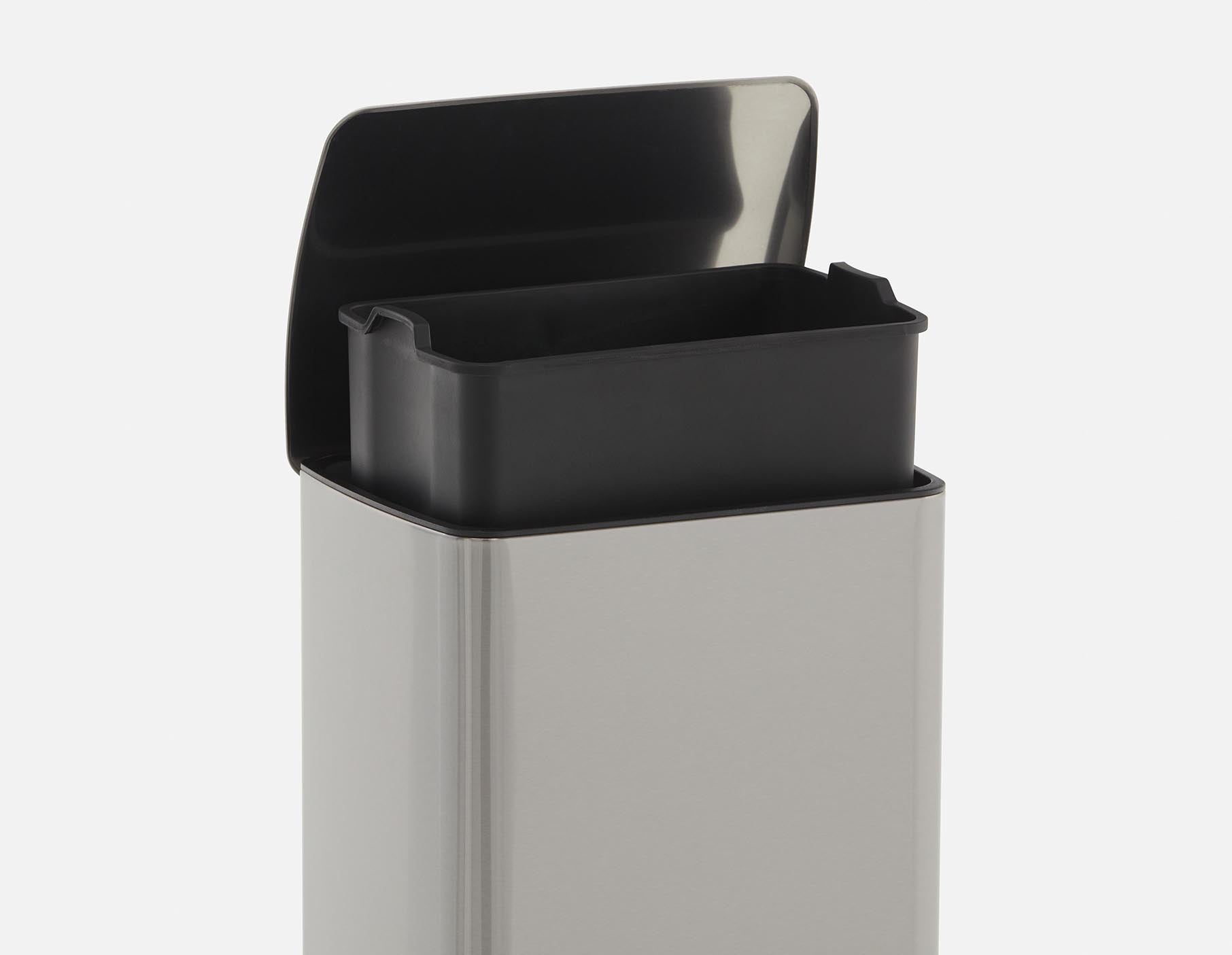 CUMULO stainless steel pedal waste bin 30 l undefined