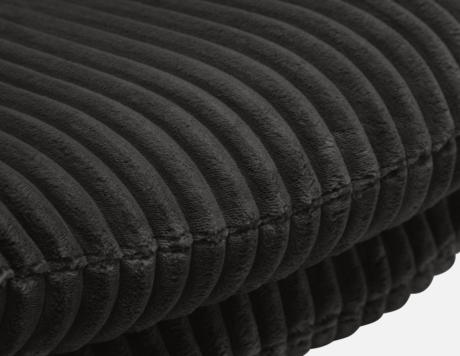 ROUSSEAU chaise d'appoint en velours côtelé undefined