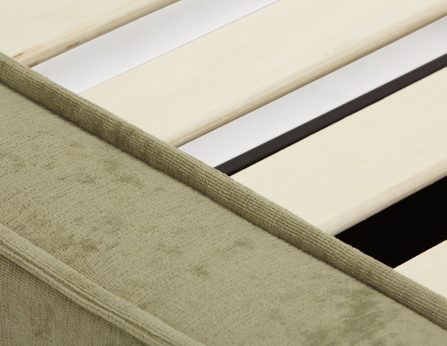 SORGUE upholstered king size bed with storage undefined
