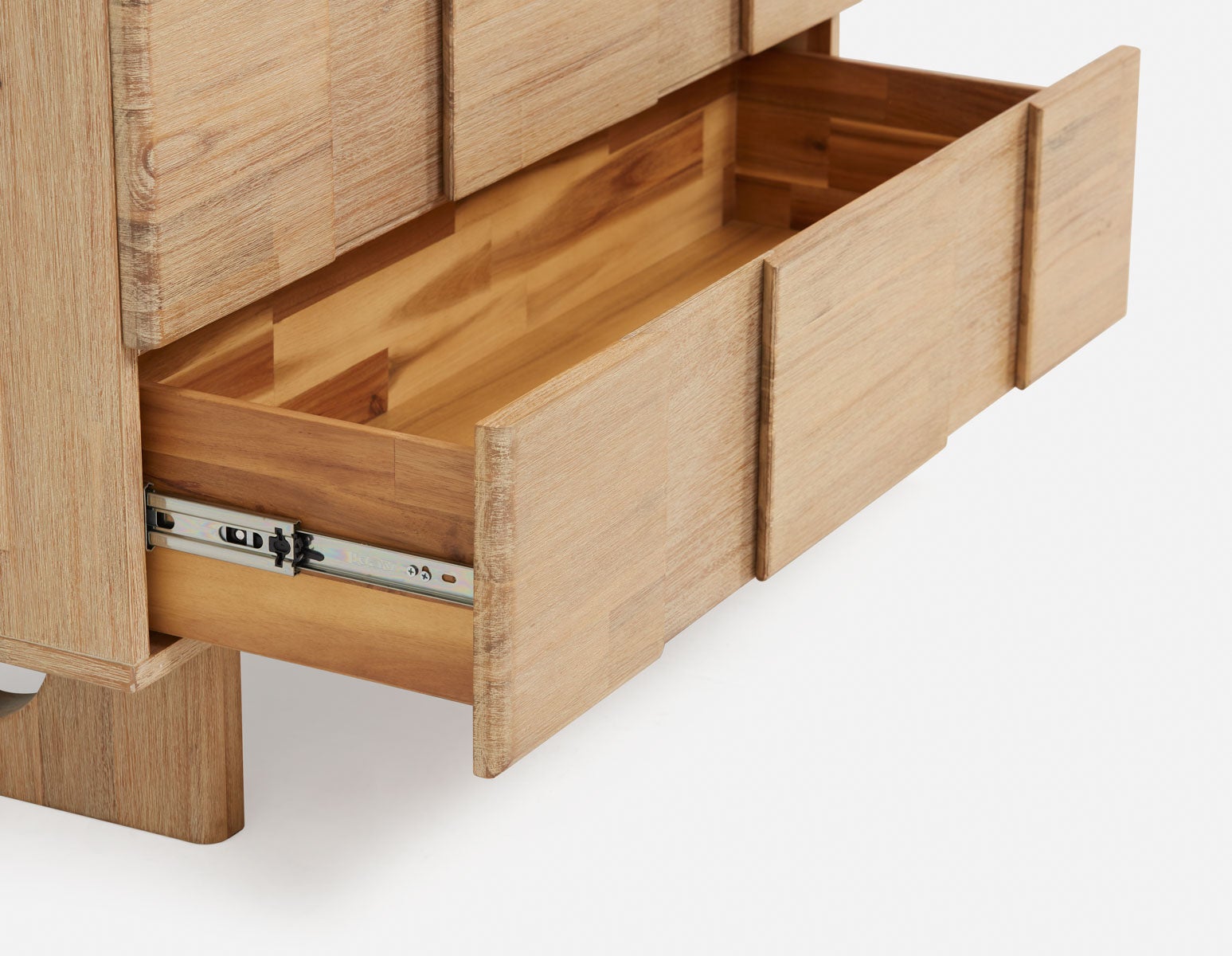 PRIYA elegant 4-drawer chest undefined