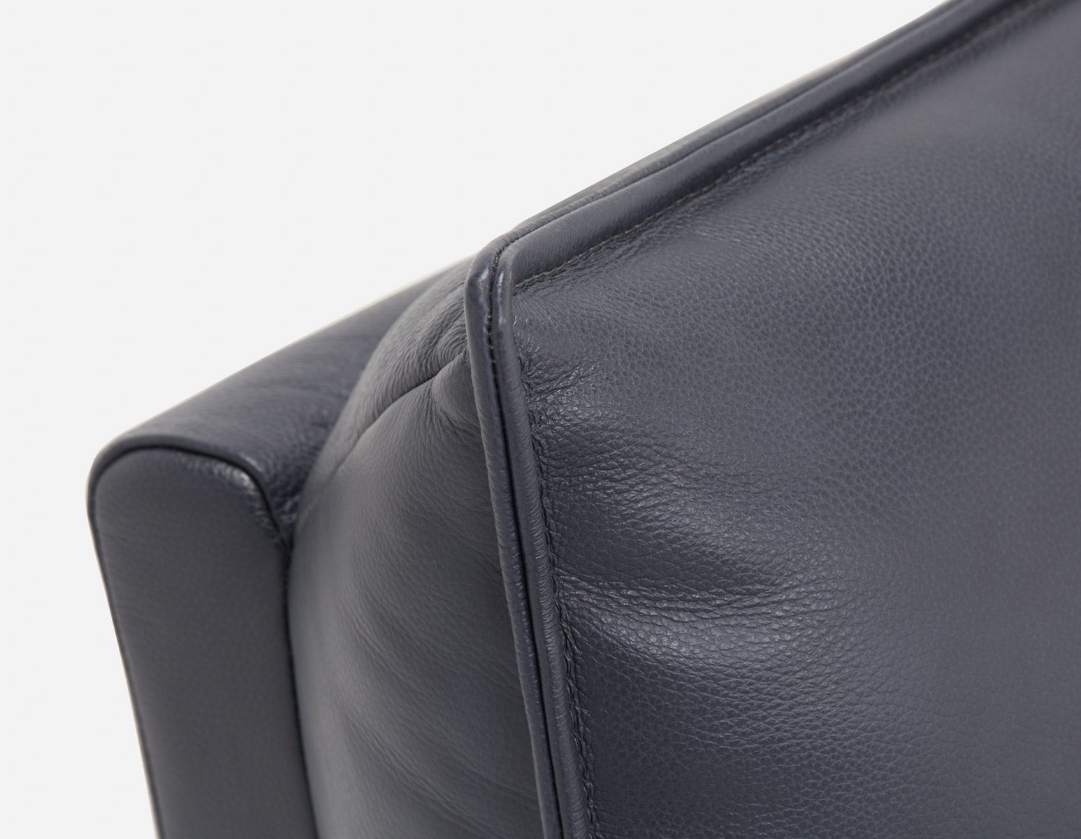 CALVERO fauteuil inclinable électrique et berçante 100% cuir avec port usb contemporain undefined