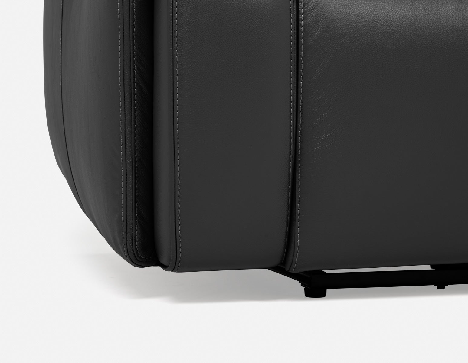 FAOUZI fauteuil inclinable en cuir contemporain undefined