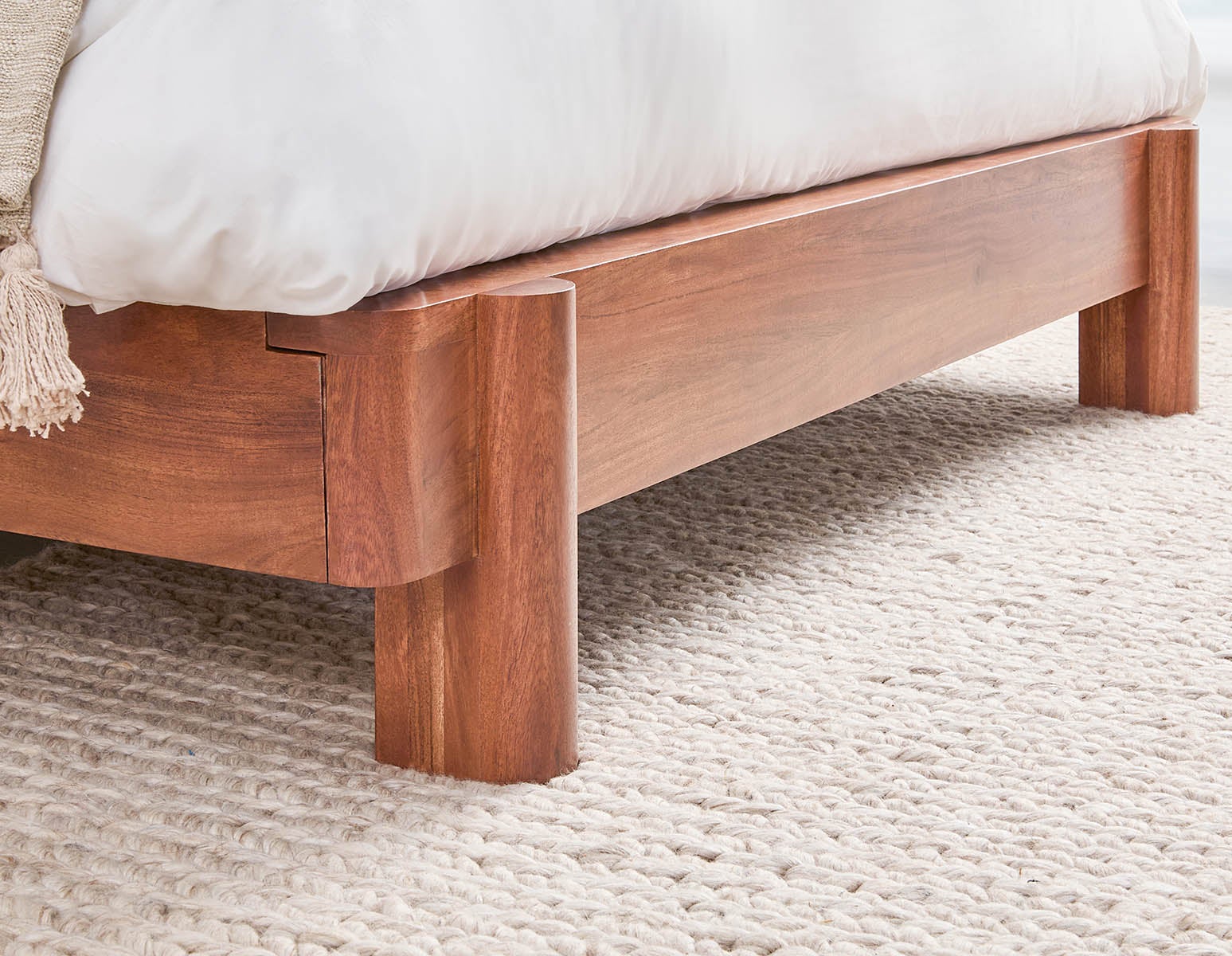 MUMBAI acacia wood queen size bed undefined