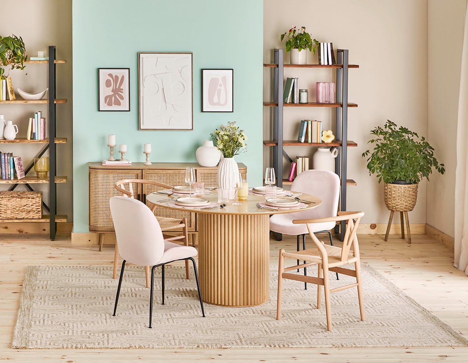 DOMINGO 3-door sideboard undefined