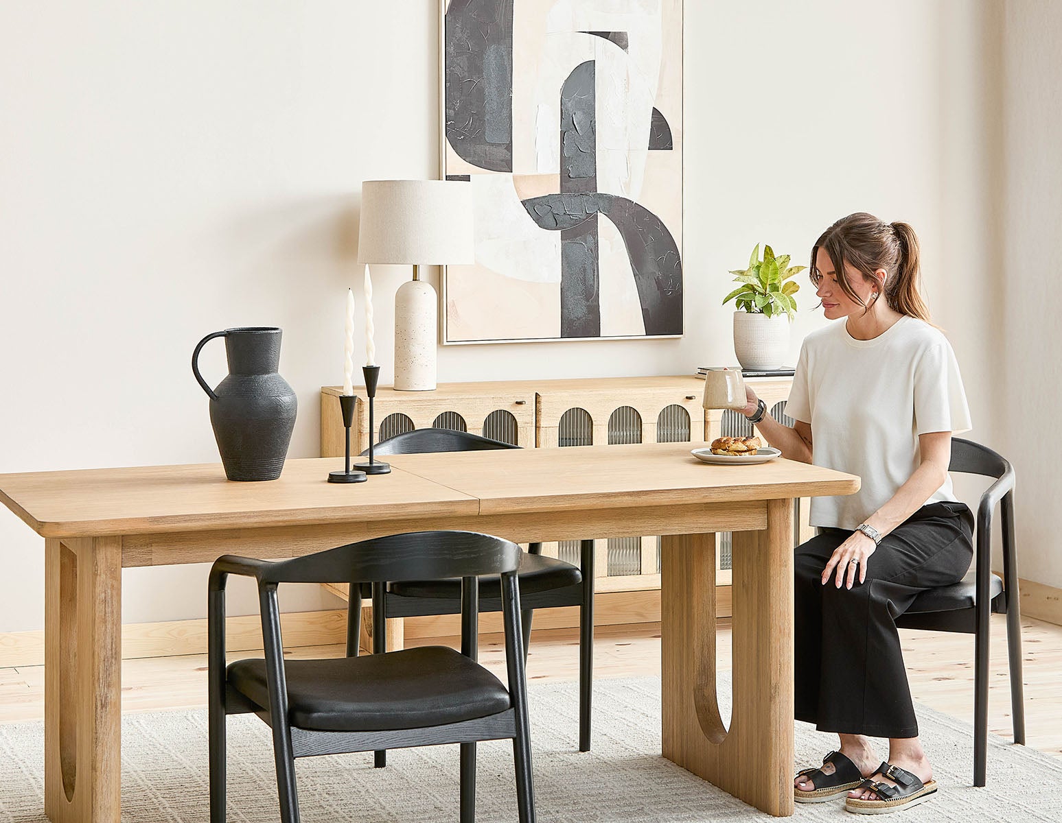 PRIYA extendable acacia wood dining table 180-220 cm undefined