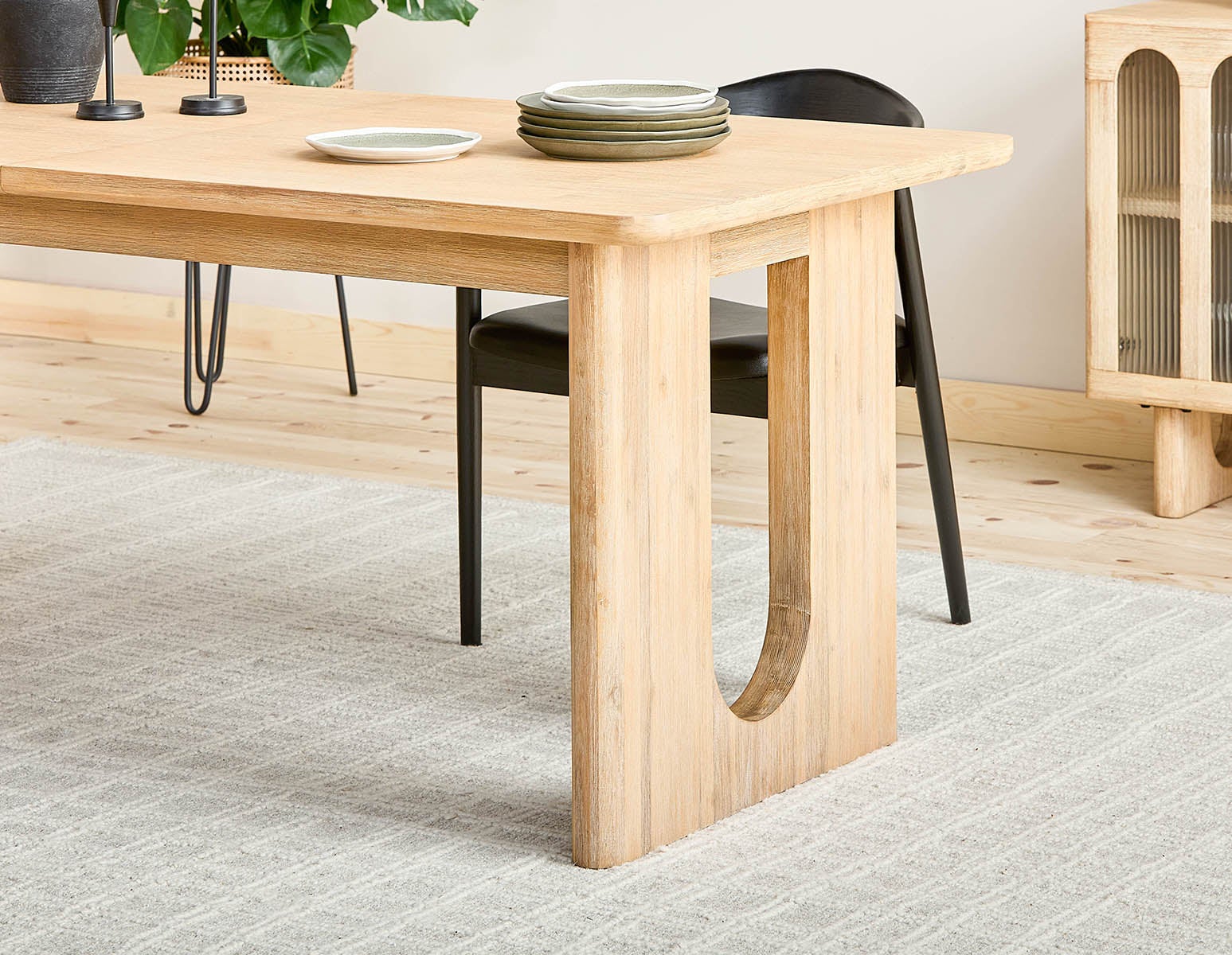PRIYA extendable acacia wood dining table 180-220 cm undefined