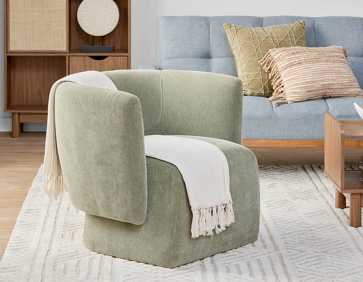 ROANNE accent chair undefined