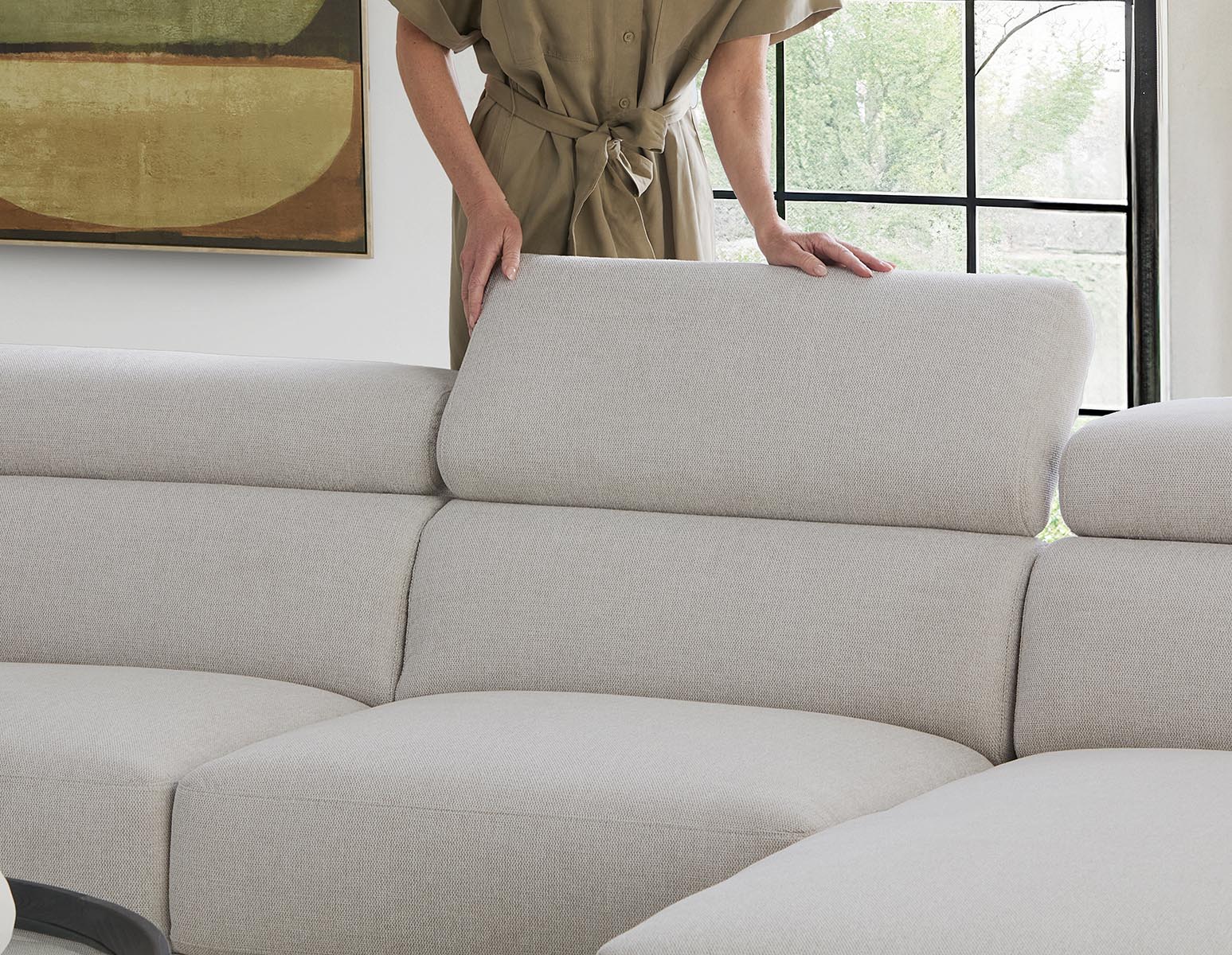 VENTURA modern right-facing sectional sofa undefined