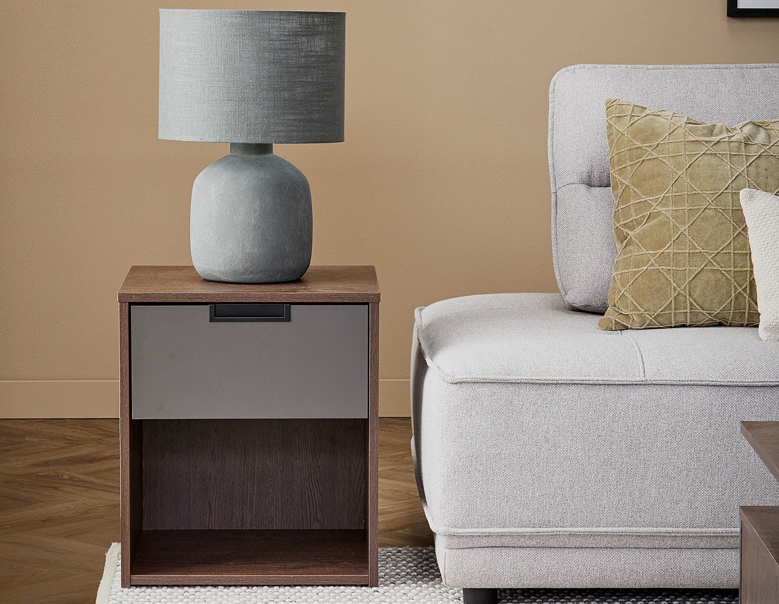 OZZY end table undefined