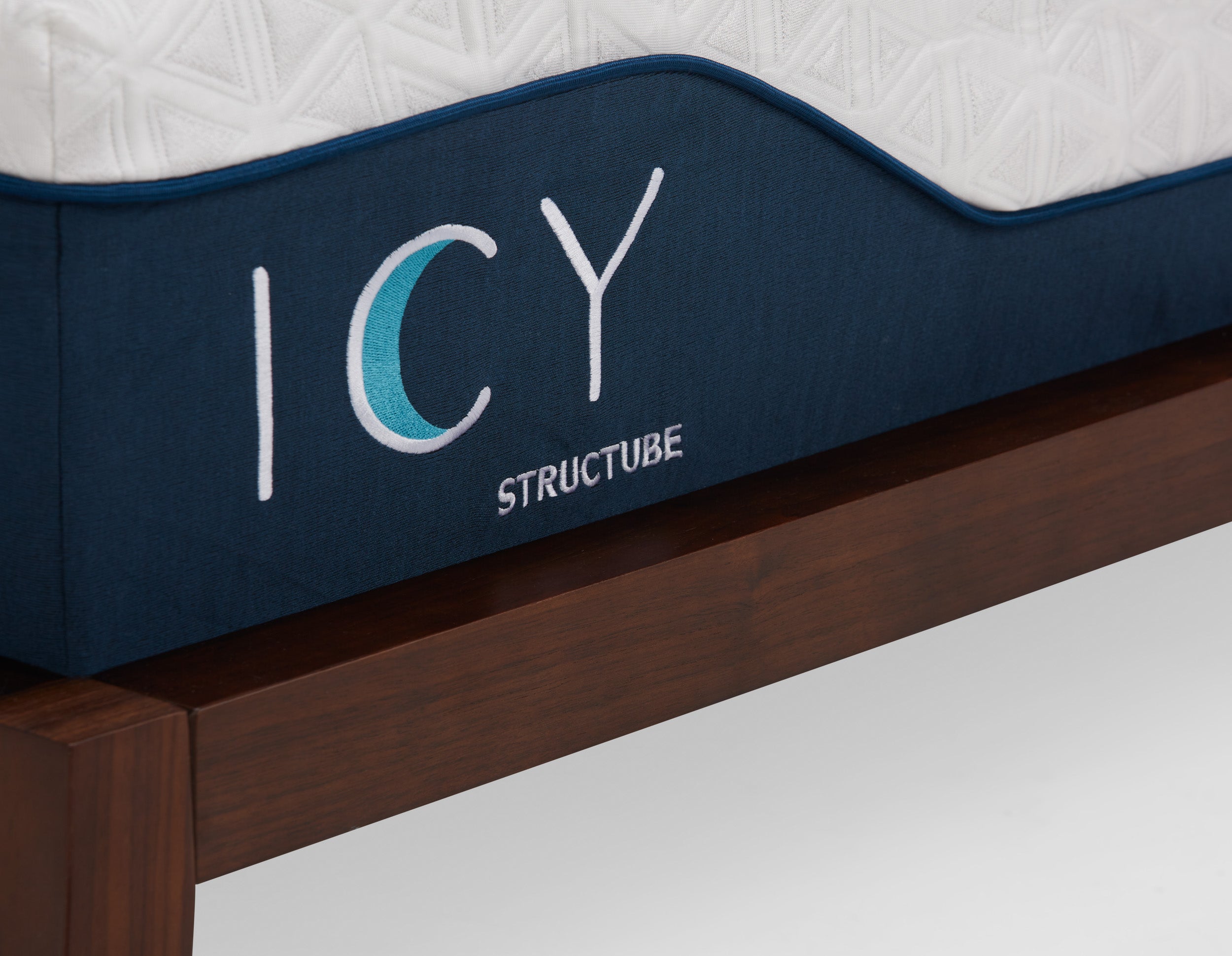 ICY 10 grand matelas undefined