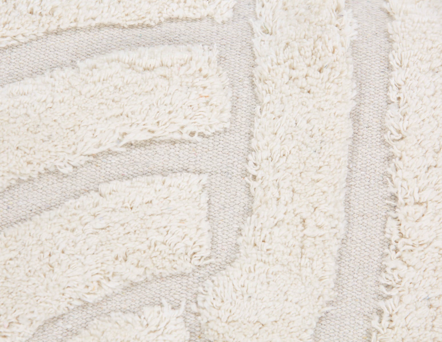 PURI coussin touffeté en coton 18" x 18" undefined