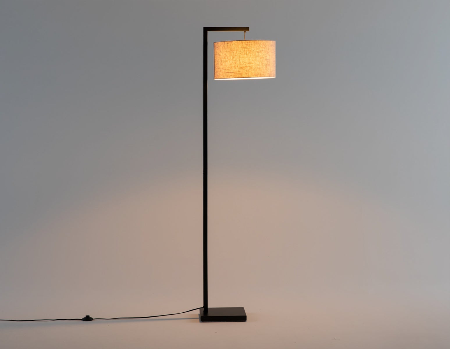 NILO lampe sur pied 180 cm haut. undefined