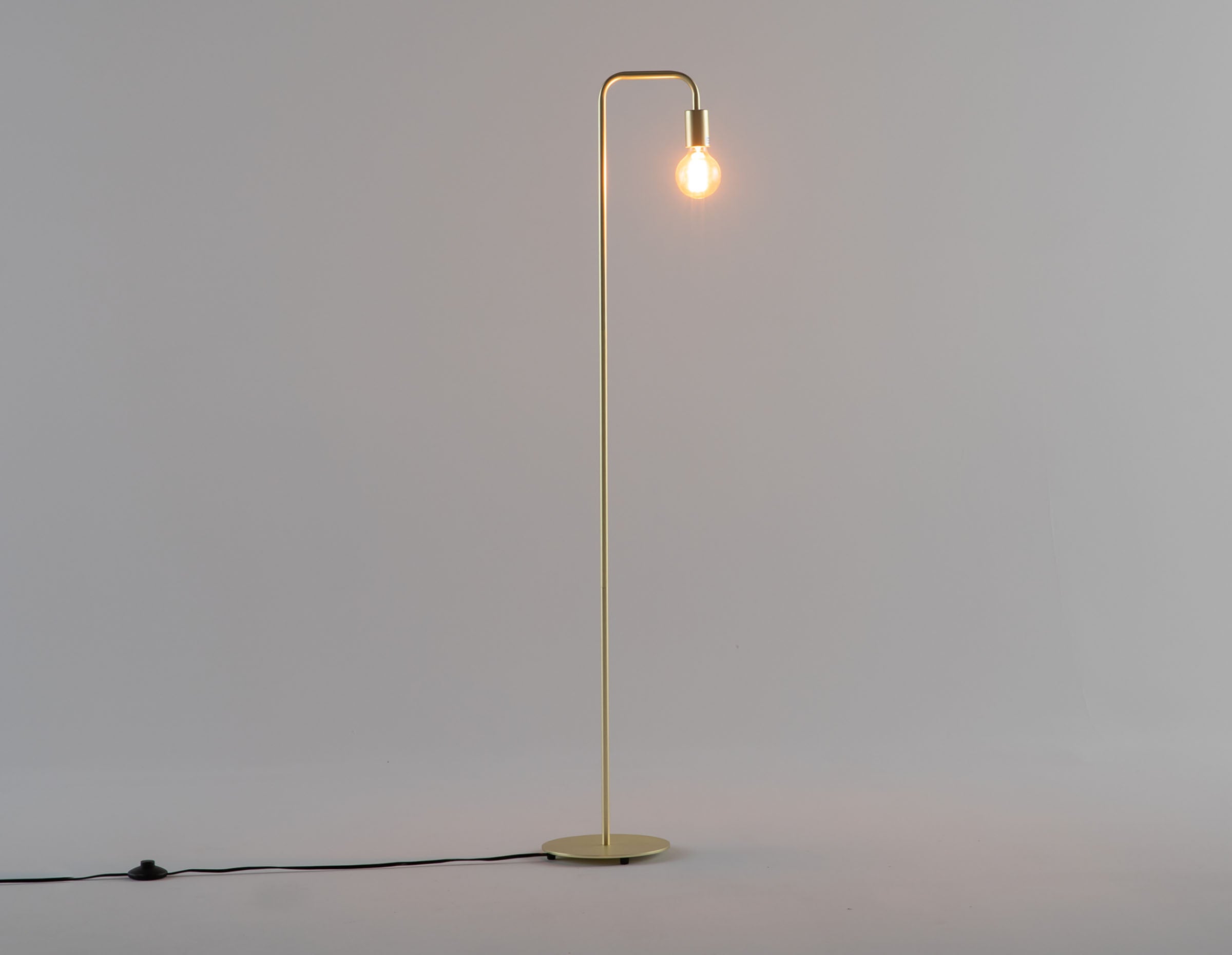RIMINI lampe sur pied 139 cm haut. undefined