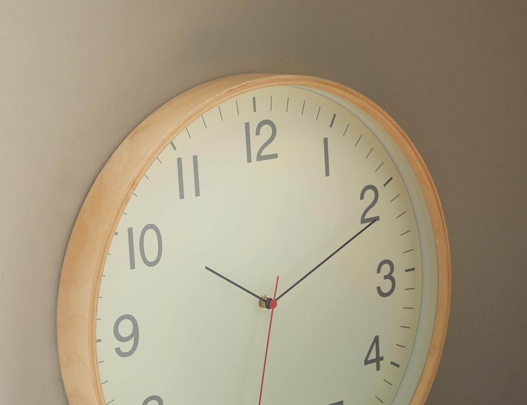 ORA horloge murale en bois 40 cm undefined