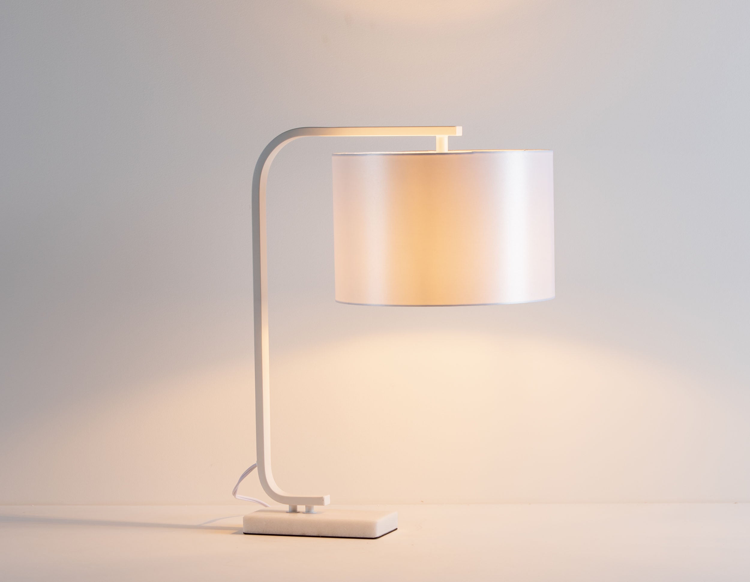 BLANCE lampe de table 56 cm haut. undefined